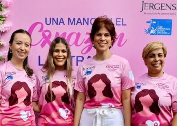 Jergens presenta su campaña “Una Mano en el Corazón y la Otra en el Pecho”