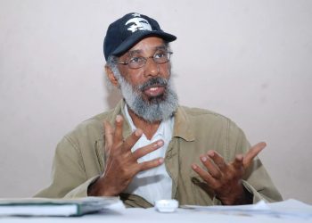 Hubieres anuncia no habrá aumento de pasaje