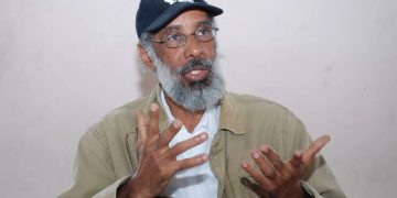 Hubieres anuncia no habrá aumento de pasaje