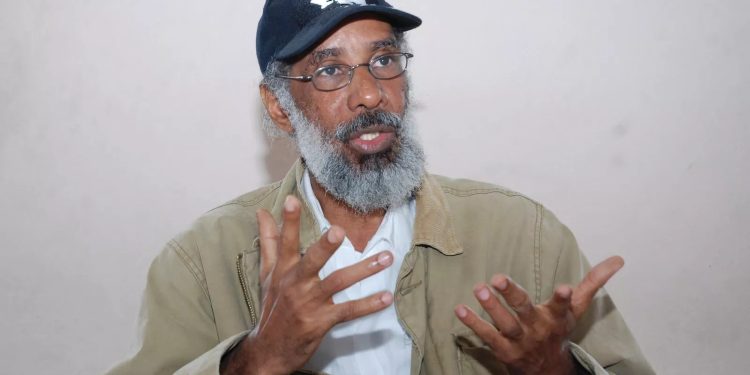 Hubieres anuncia no habrá aumento de pasaje