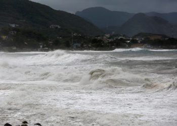 Huracán Melissa amenaza a Jamaica como la tormenta más fuerte de su historia