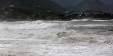 Huracán Melissa amenaza a Jamaica como la tormenta más fuerte de su historia
