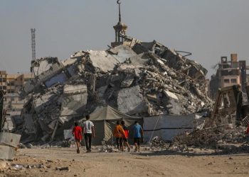 Israel bombardea a la ciudad de Gaza y otros puntos del centro y sur de la Franja