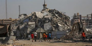 Israel bombardea a la ciudad de Gaza y otros puntos del centro y sur de la Franja
