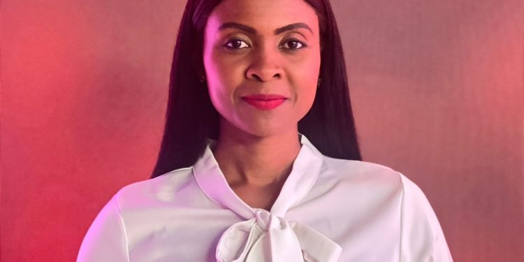 Periodista Rosalina Lora recibirá reconocimiento especial en la XV edición de Premios La Flor 2025