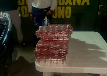 Apresan a tres hombres con más de 10,000 cigarrillos de contrabando a bordo de motocicletas en San Juan de la Maguana