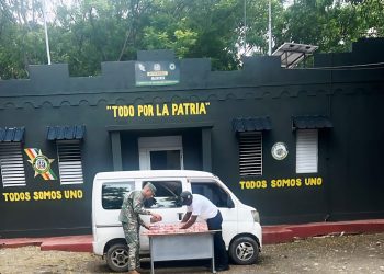 ERD ocupa contrabando de cigarrillos que eran transportados de manera oculta en una furgoneta en San Juan de la Maguana