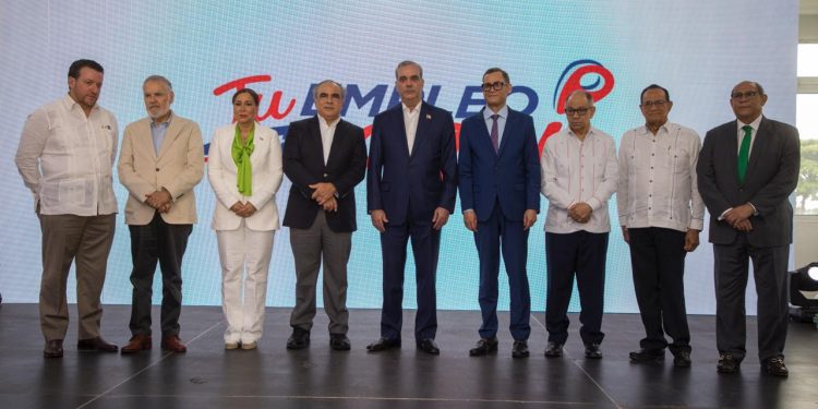 Presidente Abinader lanza programa “RD-Trabaja” con más de 7,000 vacantes disponibles de empleos formales