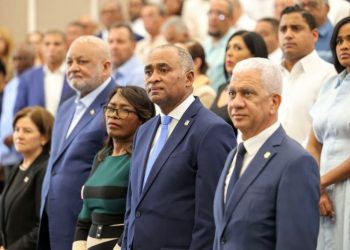 Julito Fulcar rinde cuentas ante multitudinario acto en Baní y presenta el Plan Estratégico de Desarrollo Sostenible de Peravia