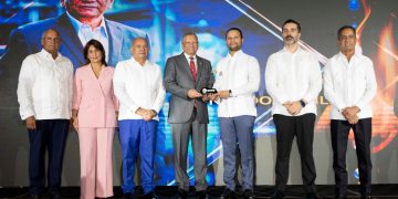 Productores de asfalto reconoce al doctor Leonardo Aguilera por su apoyo al desarrollo del sector