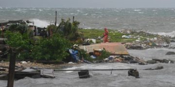 Dominicanos afectados por huracán Melissa en Jamaica retornarán al país