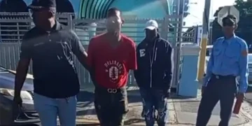 Retiran parqueadores informales avenida Constitución y General Cabral en San Cristóbal