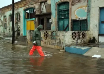 Cuba pone en alerta a casi 650.000 personas ante la llegada del huracán Melissa