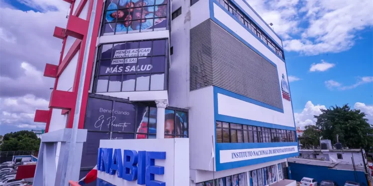 Tras denuncia por mala calidad en almuerzo escolar, INABIE informa que cambió suplidor en escuela Profesora Gabino Puello