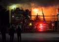 Una explosión desató un incendio masivo en la mayor refinería de El Segundo en California