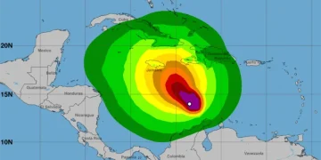 Jamaica emite estado de emergencia para hospitales y cierra escuelas por tormenta Melissa