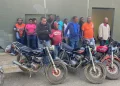 Ejército detiene a cinco motociclistas con diez indocumentados en Montecristi