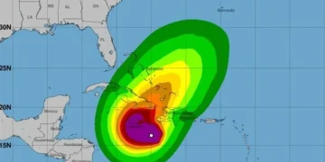 CNH retira a República Dominicana de la zona de mayor riesgo por el huracán Melissa