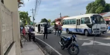 Por 50 pesos motoconchistas se pelean en Monte Plata