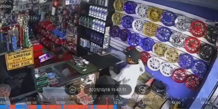 Atraco a mano armada en repuesto de motocicletas frente a discoteca en San Pedro de Macorís