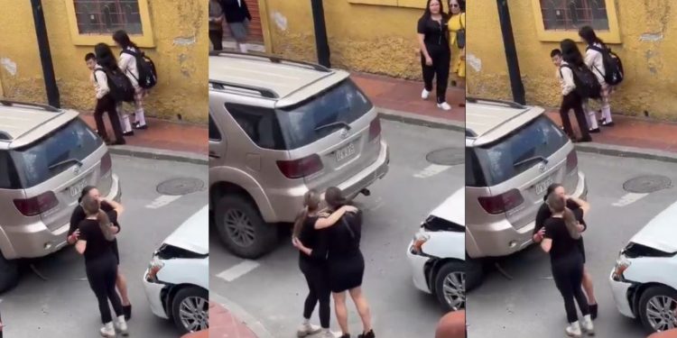 Sin gritos ni reproches: dos mujeres se abrazan tras accidente