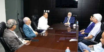 Pro Consumidor y LIDOM se reúnen para evitar mercado negro en torneo de béisbol otoño-invernal