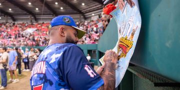 Eladio Carrión celebra una histórica quinta edición de SAUCEGIVING junto a superestrellas del deporte y la música urbana