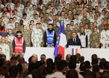 Macron anuncia un servicio militar voluntario de 10 meses de duración desde 2026