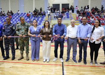 Ministro Kelvin Cruz entrega Polideportivo de Mao con inversión de 36 millones