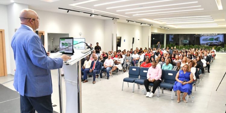 Alertan urgencia de marco jurídico para las cooperativas de ahorros y créditos