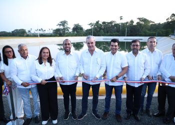 Presidente Luis Abinader y Wellington Arnaud inauguran planta de tratamiento de aguas residuales en el municipio Pimentel, provincia Duarte