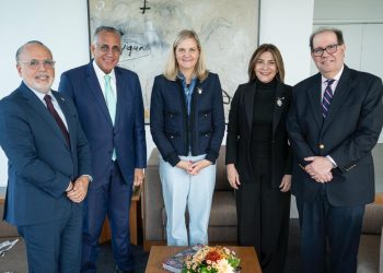 Carolina invita a presidenta del Comité Olímpico Internacional a Juegos Centroamericanos y del Caribe 2026