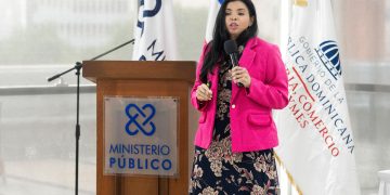 Procuradora general encabeza conversatorio junto a Ito Bisonó, Milagros Ortiz Bosch y Carlos Pimentel sobre las reformas anticorrupción