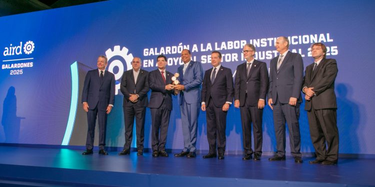 AIRD reconoce a Pro Consumidor por promover cumplimiento normativo y consumo responsable