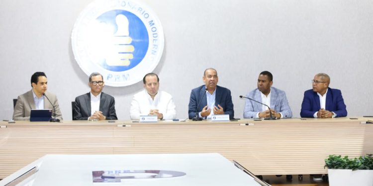 El PRM promoverá formación sobre la Constitución y su reforma en 2024