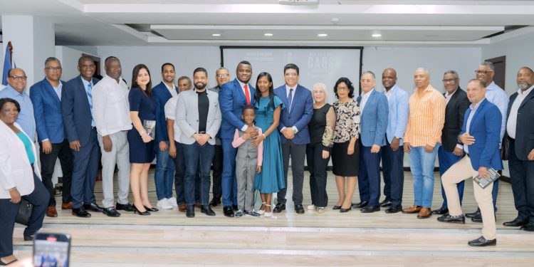 El libro “Más Allá del Caos, Surge una Esperanza” de Julio García agota casi sus ejemplares en primera semana de lanzamiento