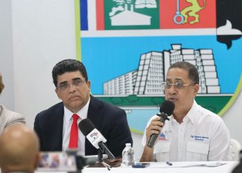 Gobierno dispone acelerar terminación y rehabilitación de 70 obras escolares en SDE a través del Plan “Aulas 24/7”