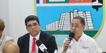 Gobierno dispone acelerar terminación y rehabilitación de 70 obras escolares en SDE a través del Plan “Aulas 24/7”