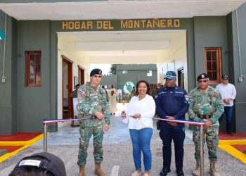 Comandante General del Ejército visita Elías Piña y San Juan de la Maguana; se reúne con autoridades civiles para tratar temas de seguridad y comercio en la frontera