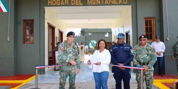 Comandante General del Ejército visita Elías Piña y San Juan de la Maguana; se reúne con autoridades civiles para tratar temas de seguridad y comercio en la frontera