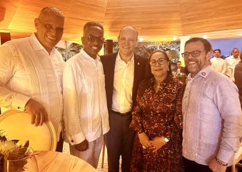 Líderes empresariales de Santiago dan la bienvenida a la gobernadora de Nueva York, Kathy Hochul