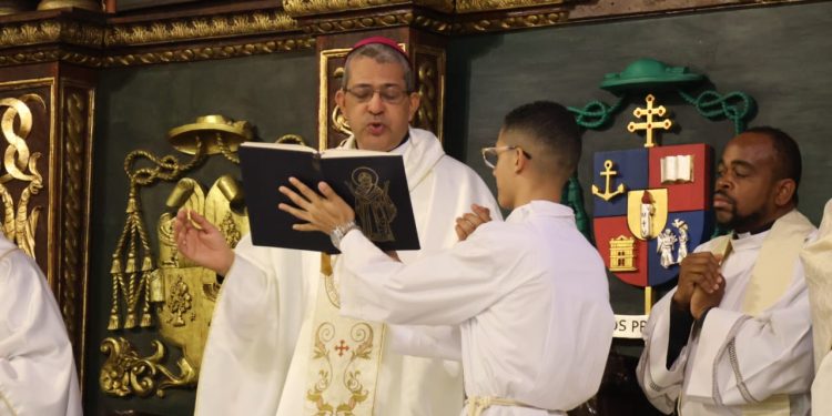 Monseñor Morel toma posesión como arzobispo coadjutor de Santo Domingo