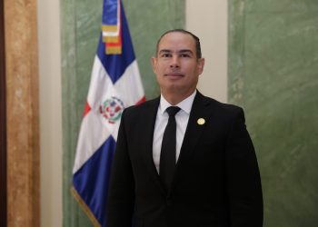 Consejo Nacional de la Magistratura recibe la presentación del Magistrado Franklin Emilio Concepción Acosta para optar por una plaza en la Suprema Corte de Justicia