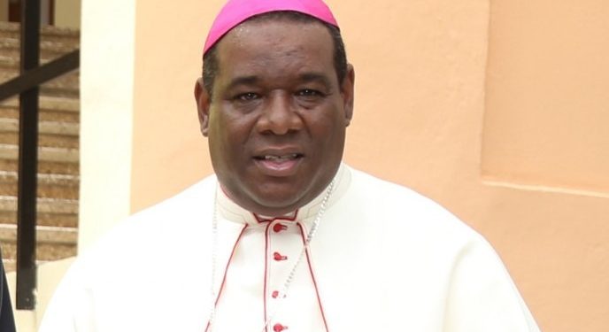 Obispo de Higüey resalta impacto nacional del Programa de Becas de COOPNAMA y llama a fortalecer su expansión internacional