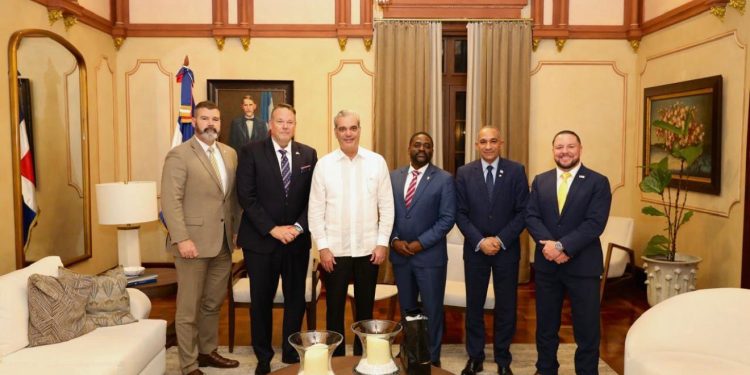 Misión de alto nivel de la DEA felicita al presidente Luis Abinader por su apoyo a la lucha contra narcotráfico internacional