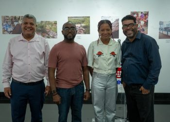 Colectivo inaugura exposición "Cuatro miradas a la ciudad", retrato de disparidad social y de tesón