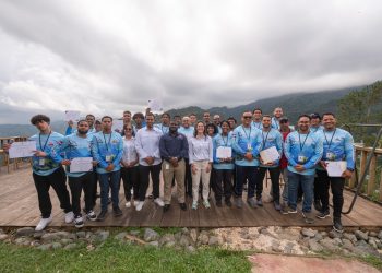 Medio Ambiente gradúa 28 guías ecoturísticos en Loma de Blanco, Bonao