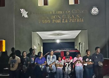 Ejército intercepta camioneta con 11 haitianos indocumentados en Loma de Cabrera