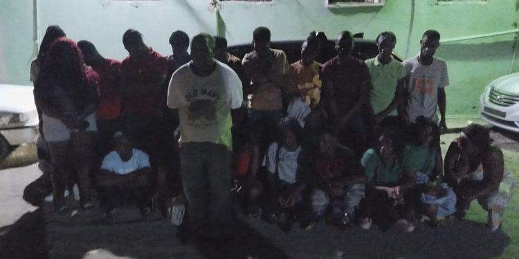 Ejército detiene 19 haitianos indocumentados en una cabaña en Santiago Rodríguez