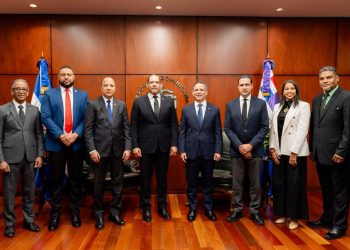 Presidente de la Suprema juramenta a Rodolfo Valentín como director de la Defensa Pública por un nuevo período de seis años